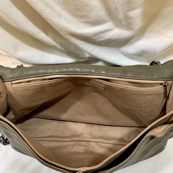 ❌SOLD❌💯Authentic Chanel XL Flap Bag - Picture 8 of 15